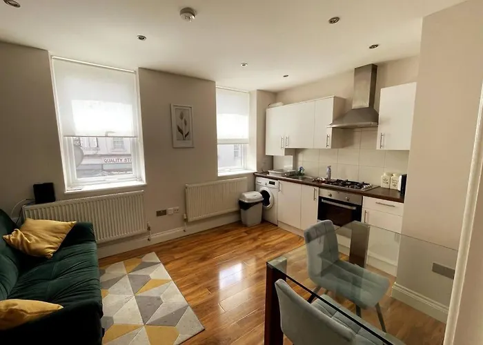 Stunning Luxury One Bedroom Serviced Apartment - Central London