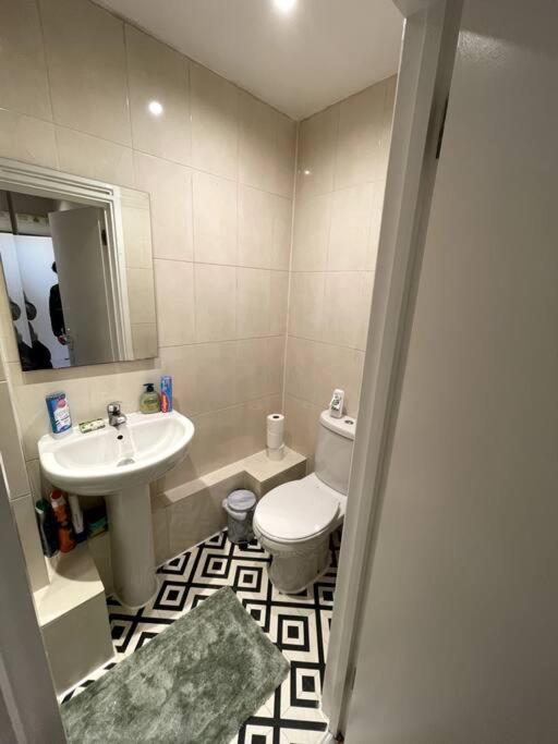 Stunning Luxury One Bedroom Serviced - Apartment London