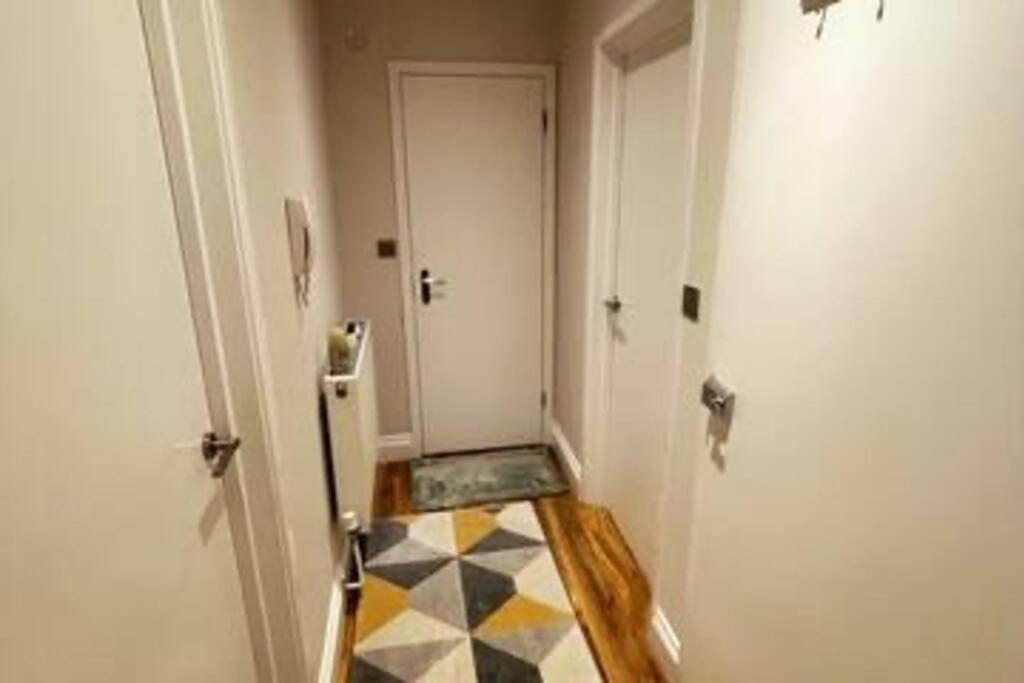Stunning Luxury One Bedroom Serviced - Apartment London